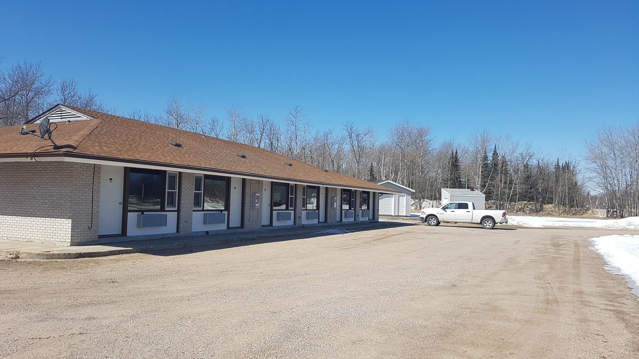 Pinawa Motel Luaran gambar